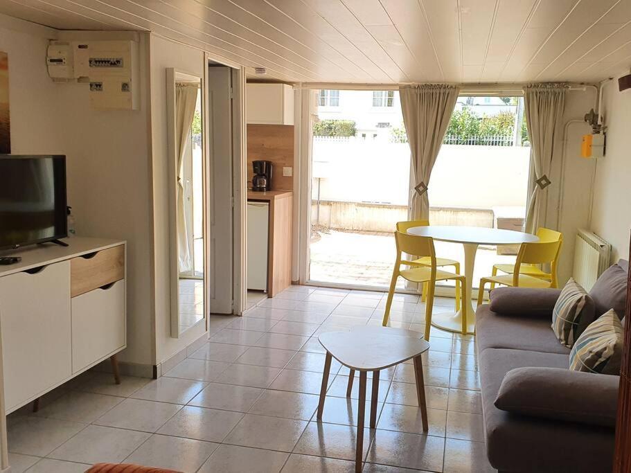 Logement Amboise Centre Avec Terrasse Privee Exterior foto